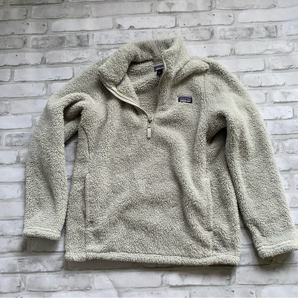 Patagonia 1/4 Zip Up White Pull-Over - kids Size XL